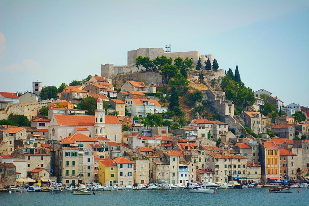 Family Friendly Holiday Home "Ana" Šibenik Extérieur photo